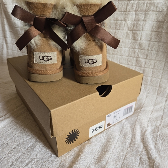 T Mini Bailey Bow II UGG 9c Chestnut Brown - Picture 2 of 12